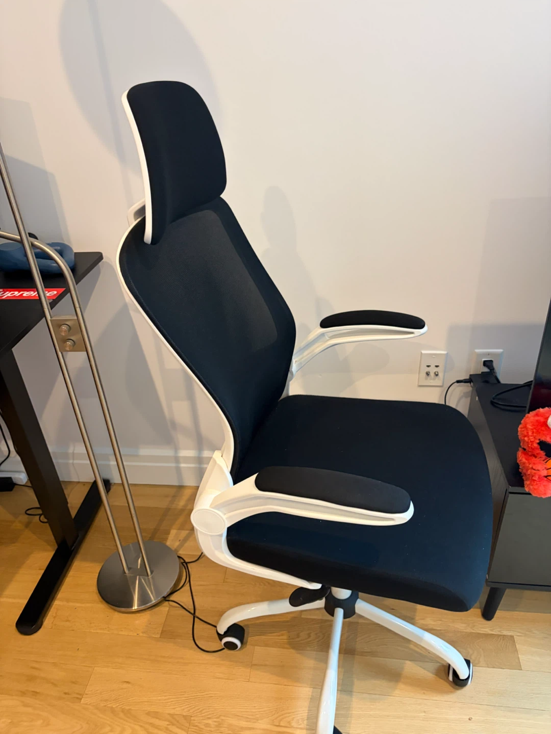 Ergonomic Mesh Office Chair - photo 2