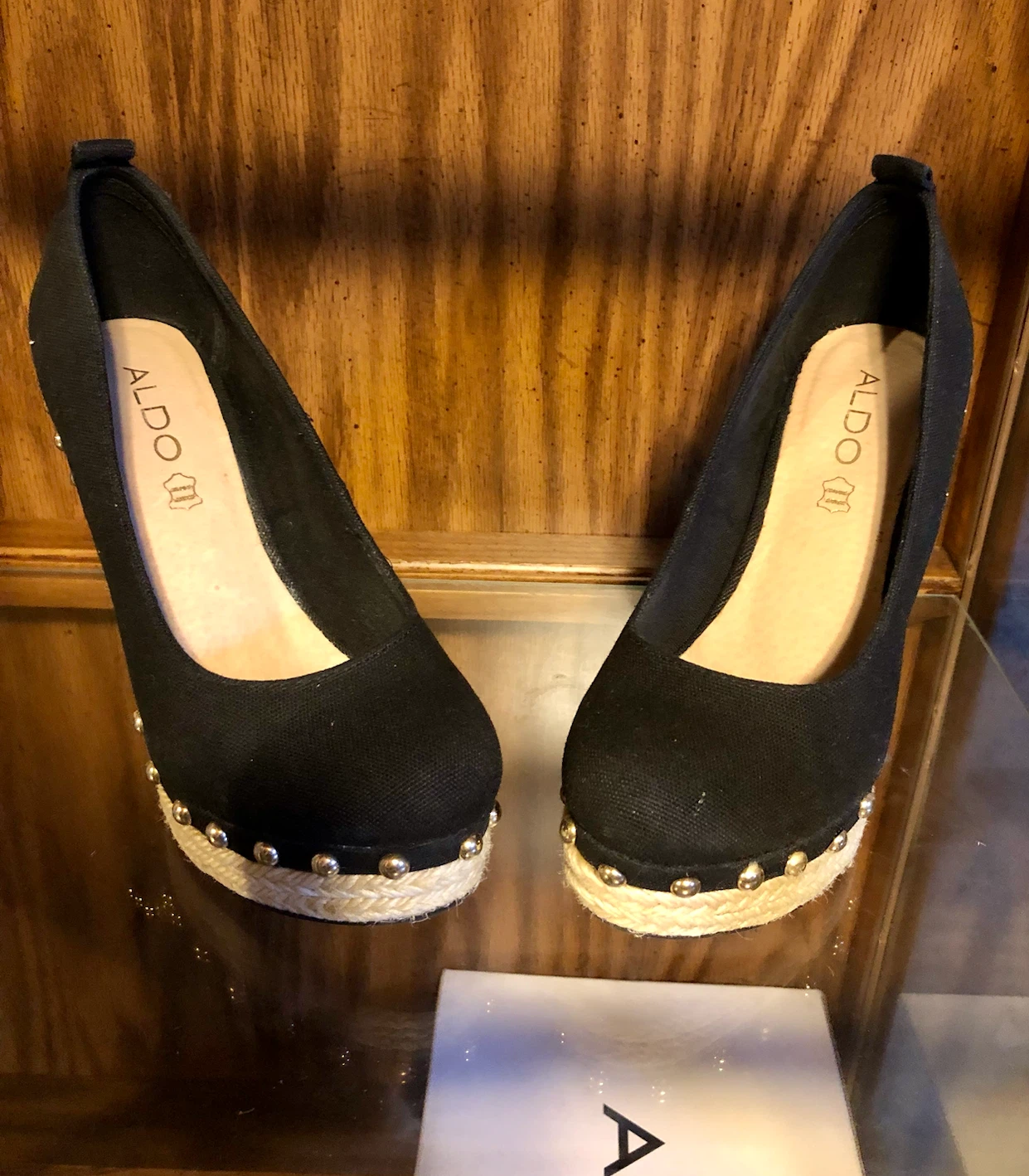 Gorgeous Aldo wedged heels New!