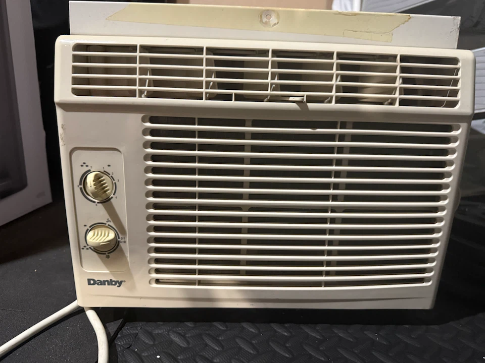 Danby Window Air Conditioner - photo 2