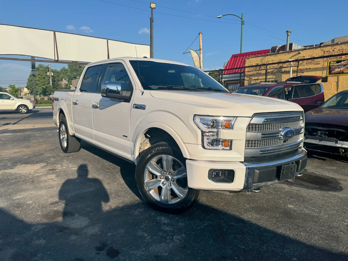 2015 White Ford F-150 Platinum Crew Cab Pickup Truck
