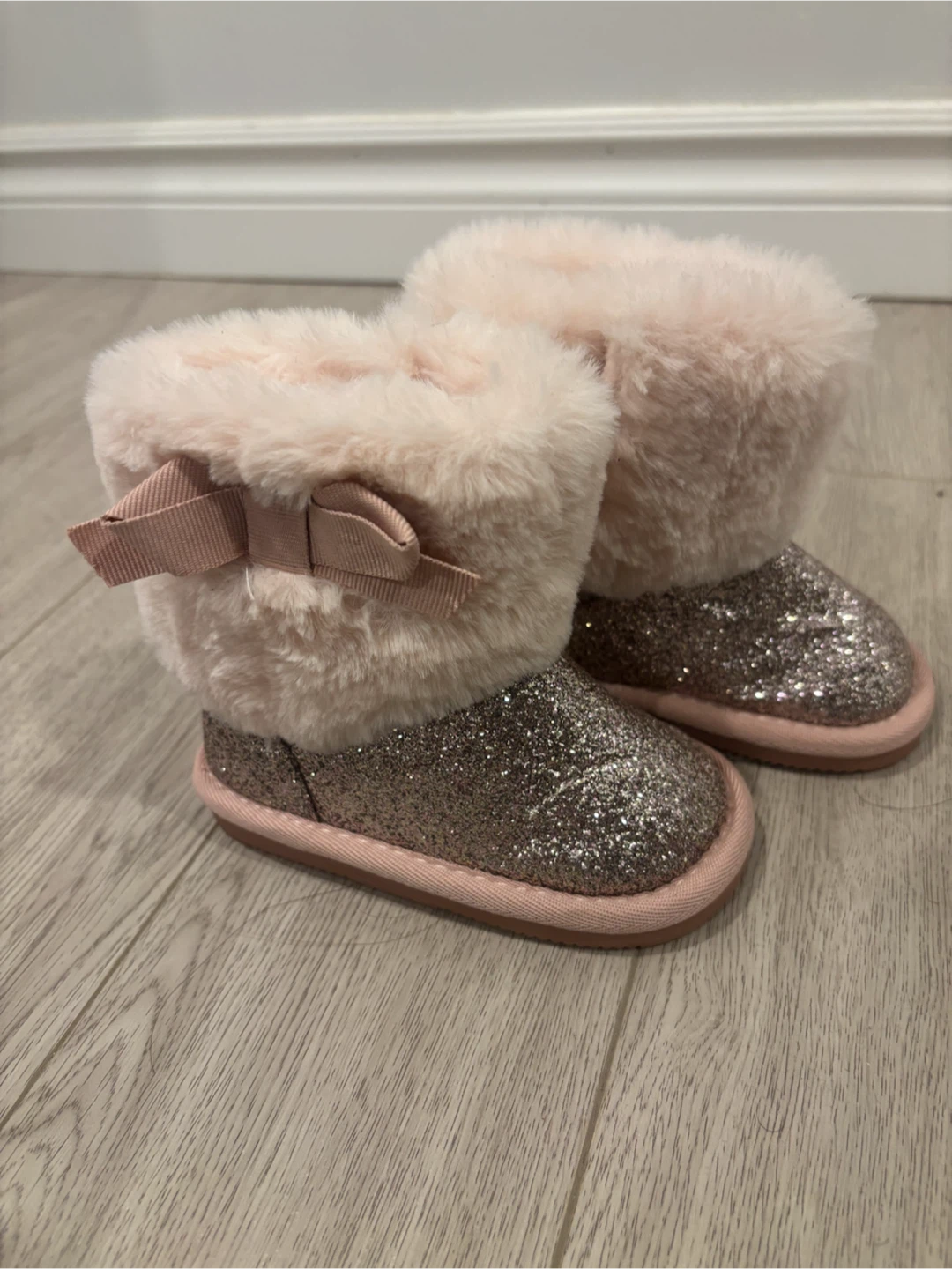 Joe Fresh Girls Glitter Winter Boots – Size 6