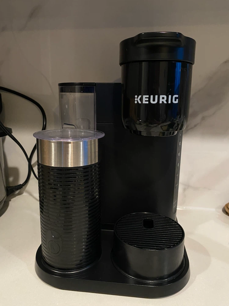 Keurig coffee machine with milk frother like new