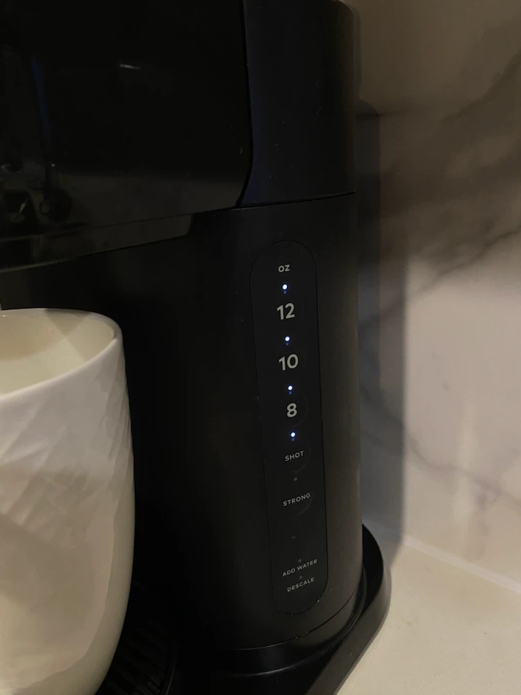 Keurig coffee machine with milk frother like new - photo 3