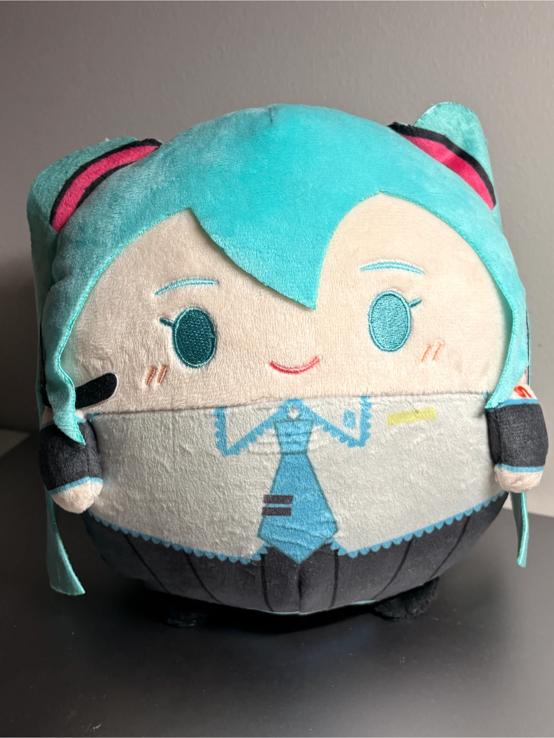 Round Hatsune Miku Plush