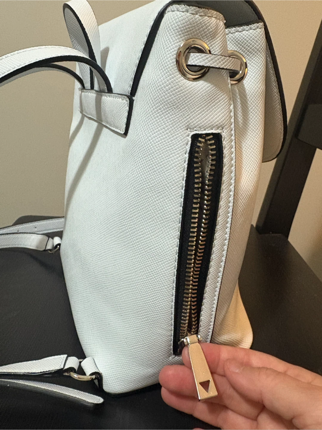 New Guess Backpack with Heart Charm - photo 5