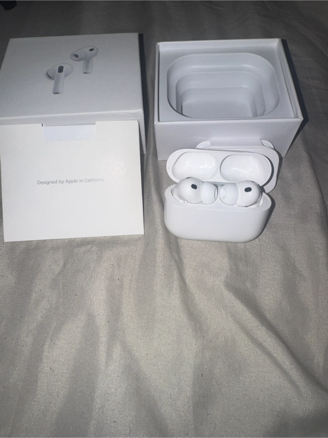 1 of 1 AirPod pro 3 - photo 2