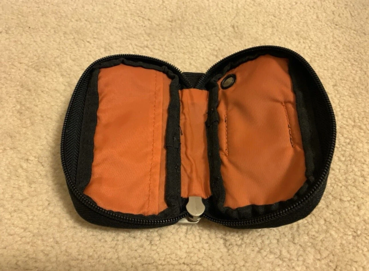Heys! Techno Pod Portable Media Pocket - photo 2