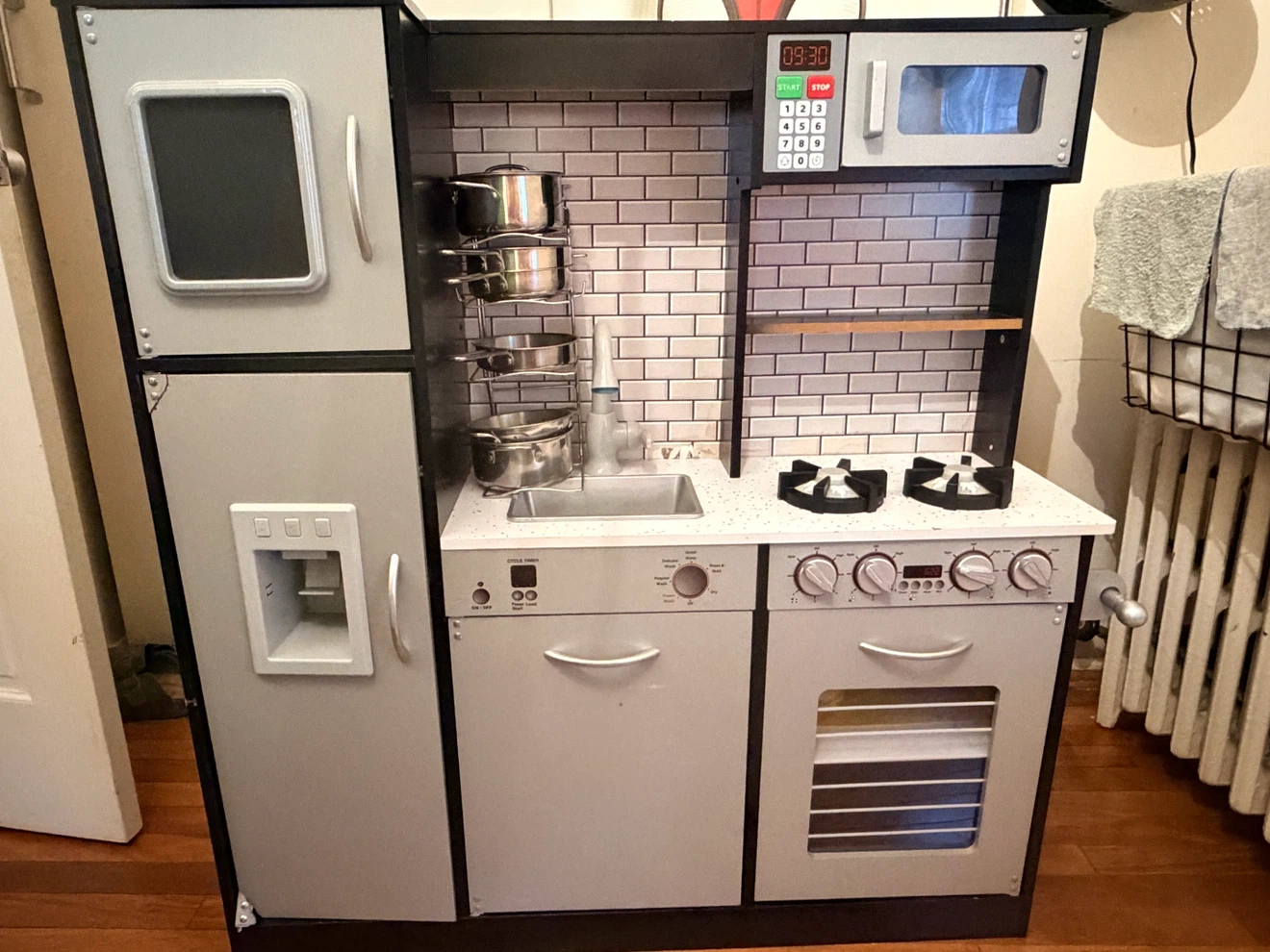 KidKraft Wooden Play Kitchen