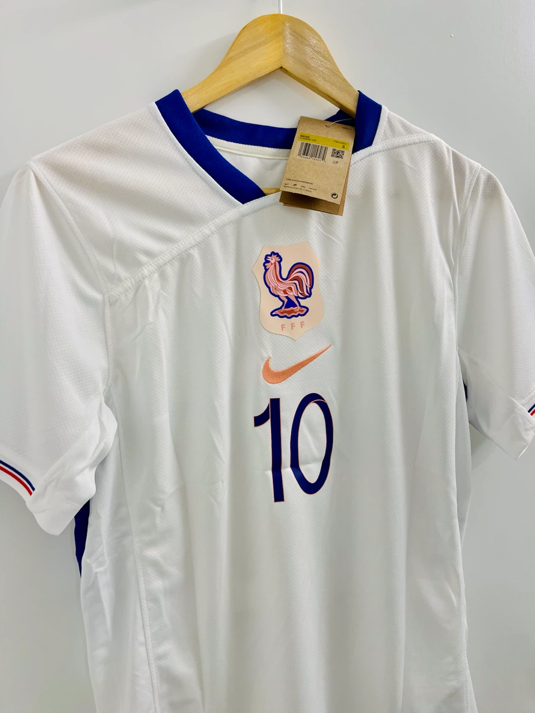 France Soccer Jersey Mbappé #10 Size S & M - photo 5