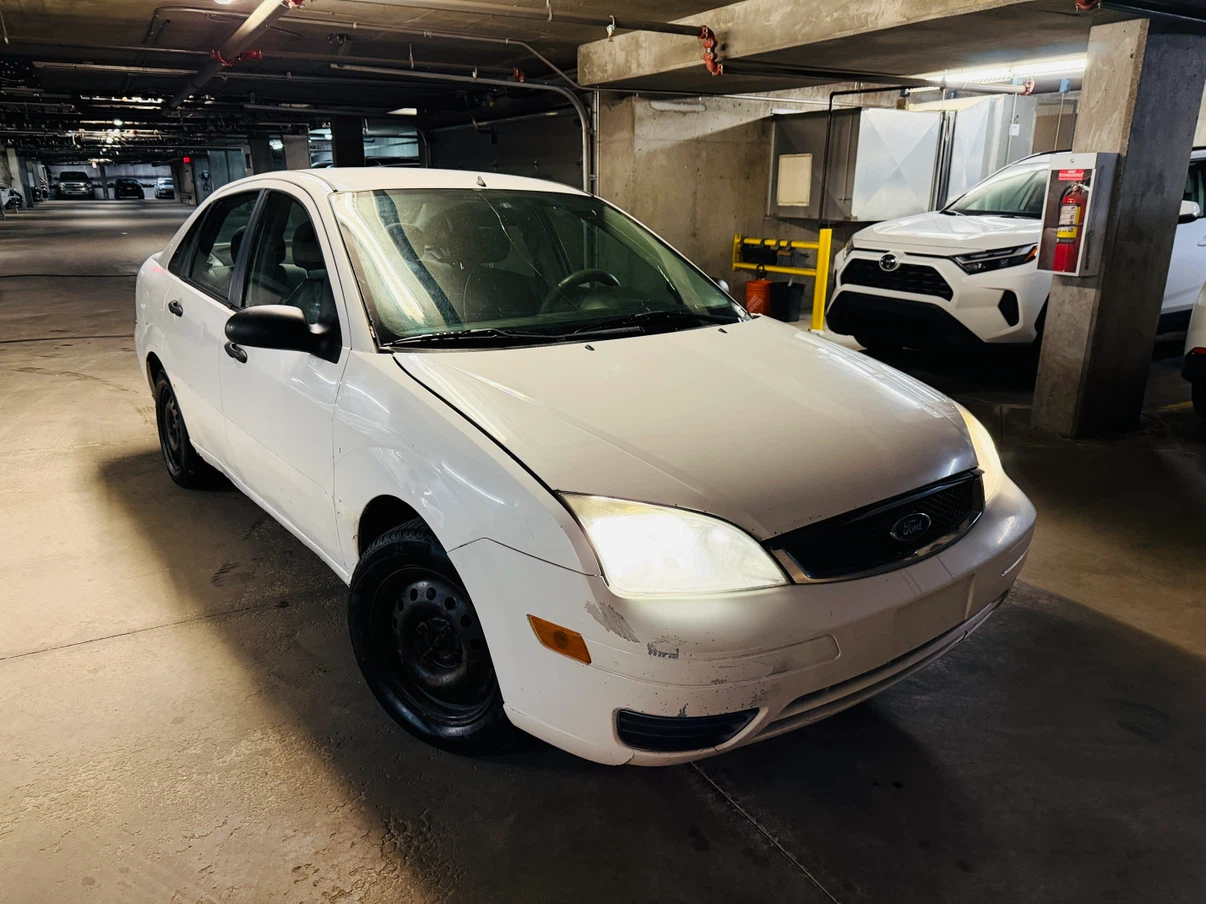 2006 Ford Focus - photo 2