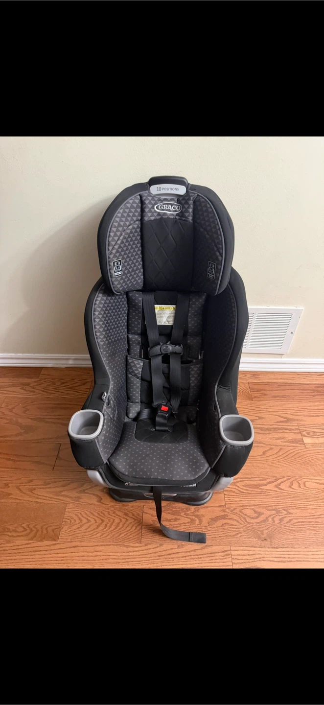 Graco Extend2Fit CarSeat - Expires 2029 April - photo 2