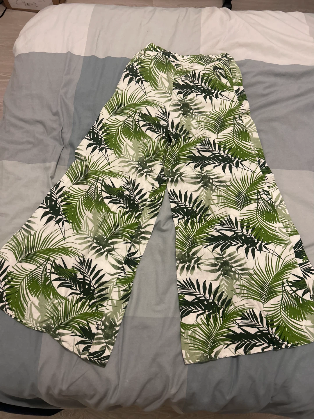 Midnight Sky Palm Print Wide Leg Pants Size S