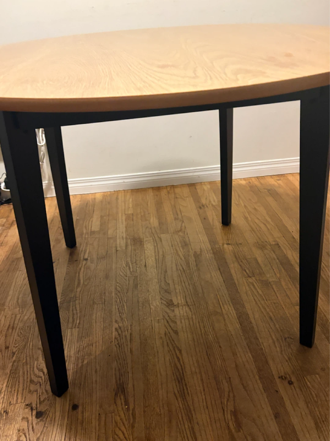 Round Dining Table 42” - photo 3