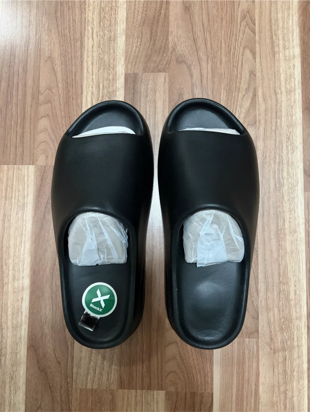 Yeezy Slides Black - photo 2