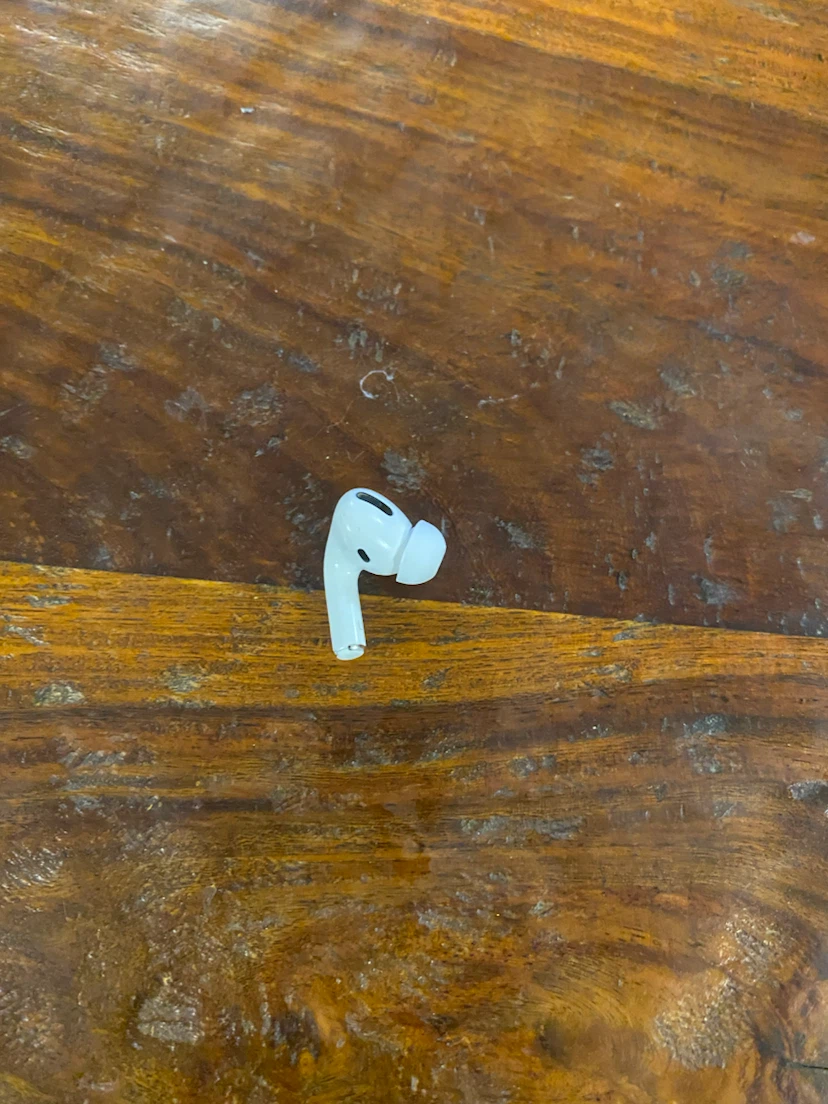 Apple AirPods Pro (Left Earbud)