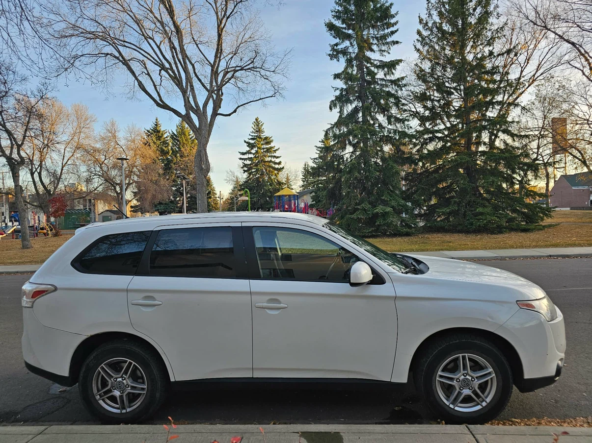 Mitsubishi outlander 2014