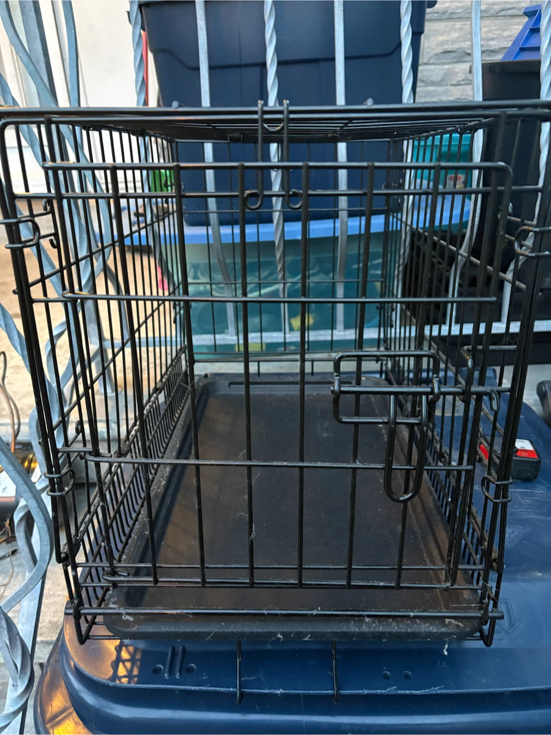 Black Metal Pet Dog Crate with Tray