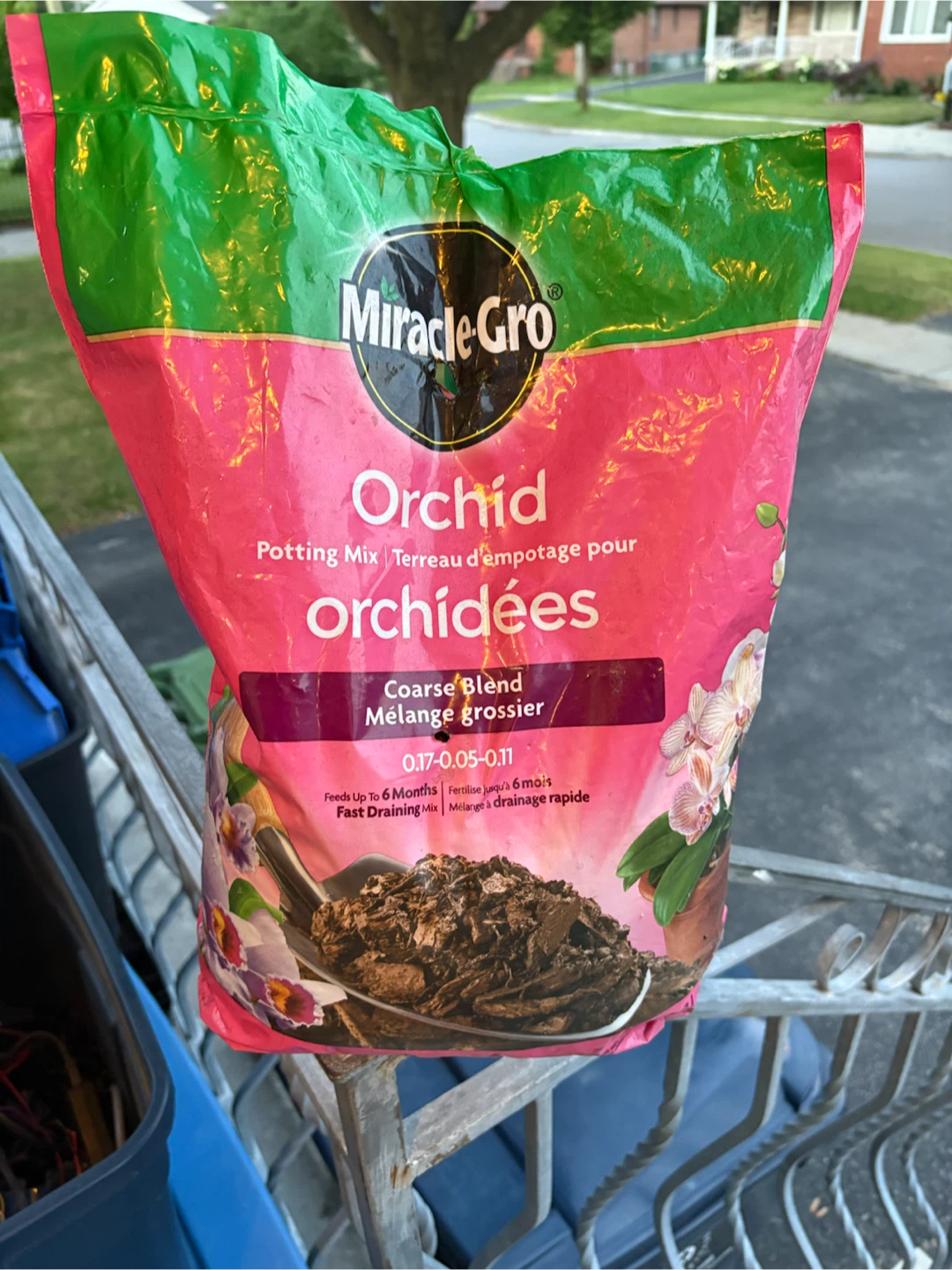 Sealed Miracle-Gro Orchid Potting Mix - Coarse Blend