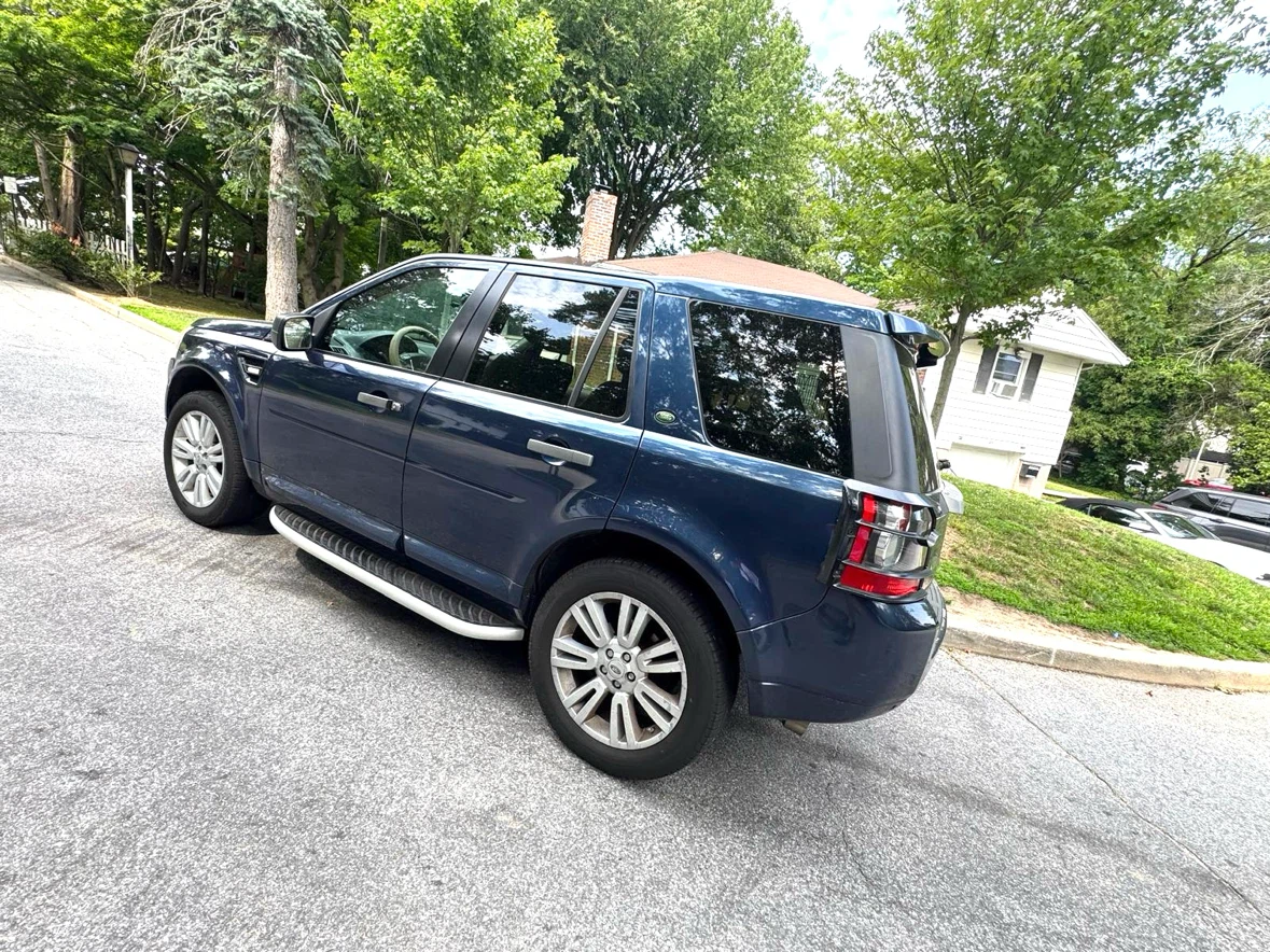 2010 Land rover LR2 - photo 2