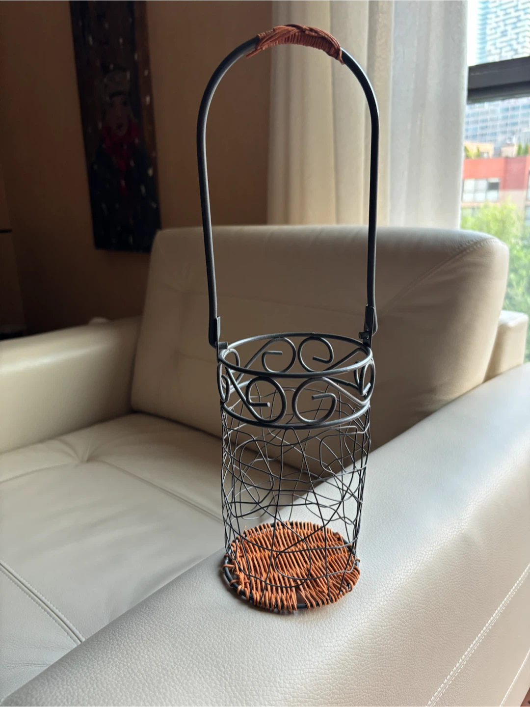 Wine holder Wire basket with handle and wicker base - photo 4