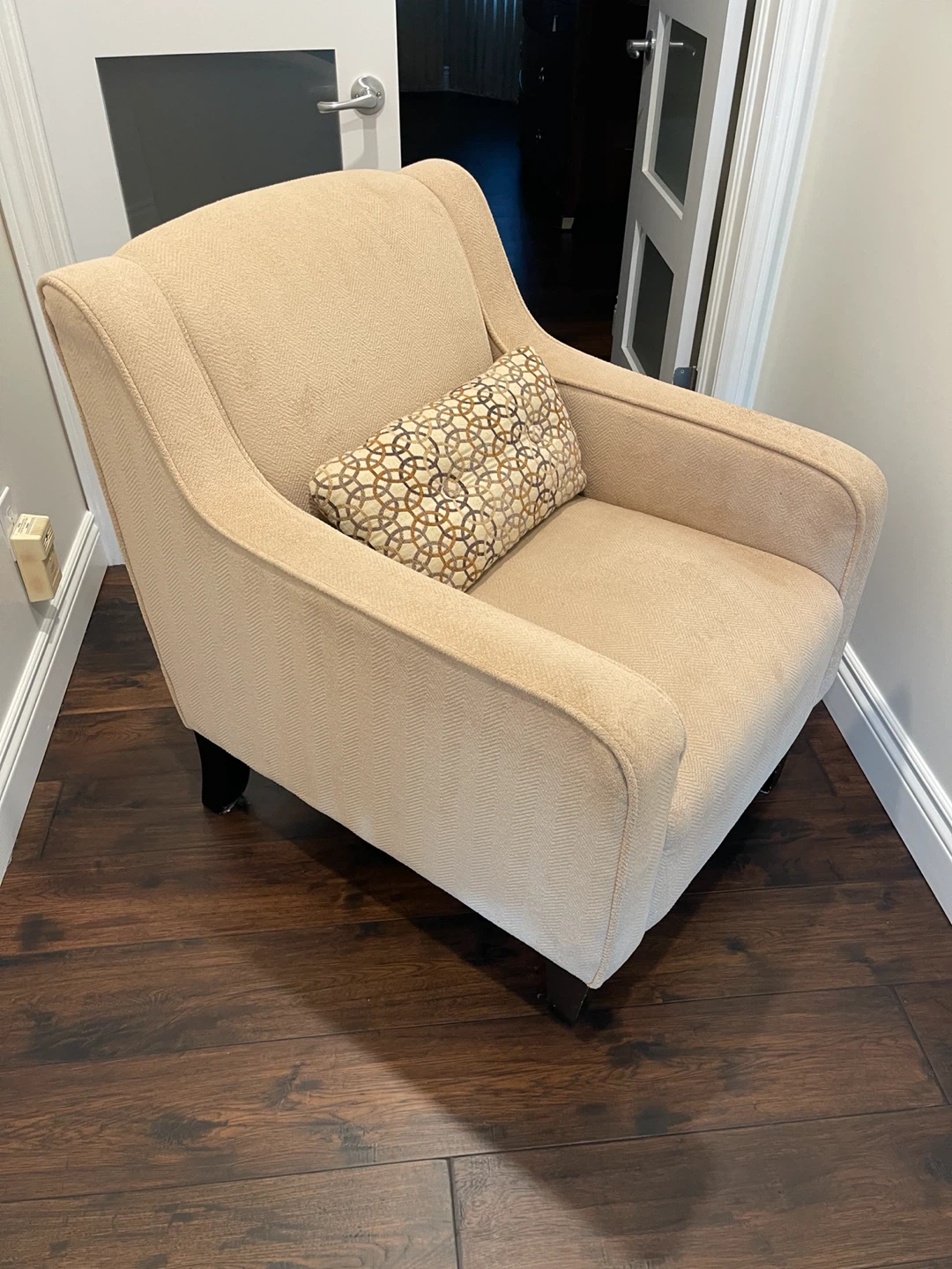 Accent chair - photo 3