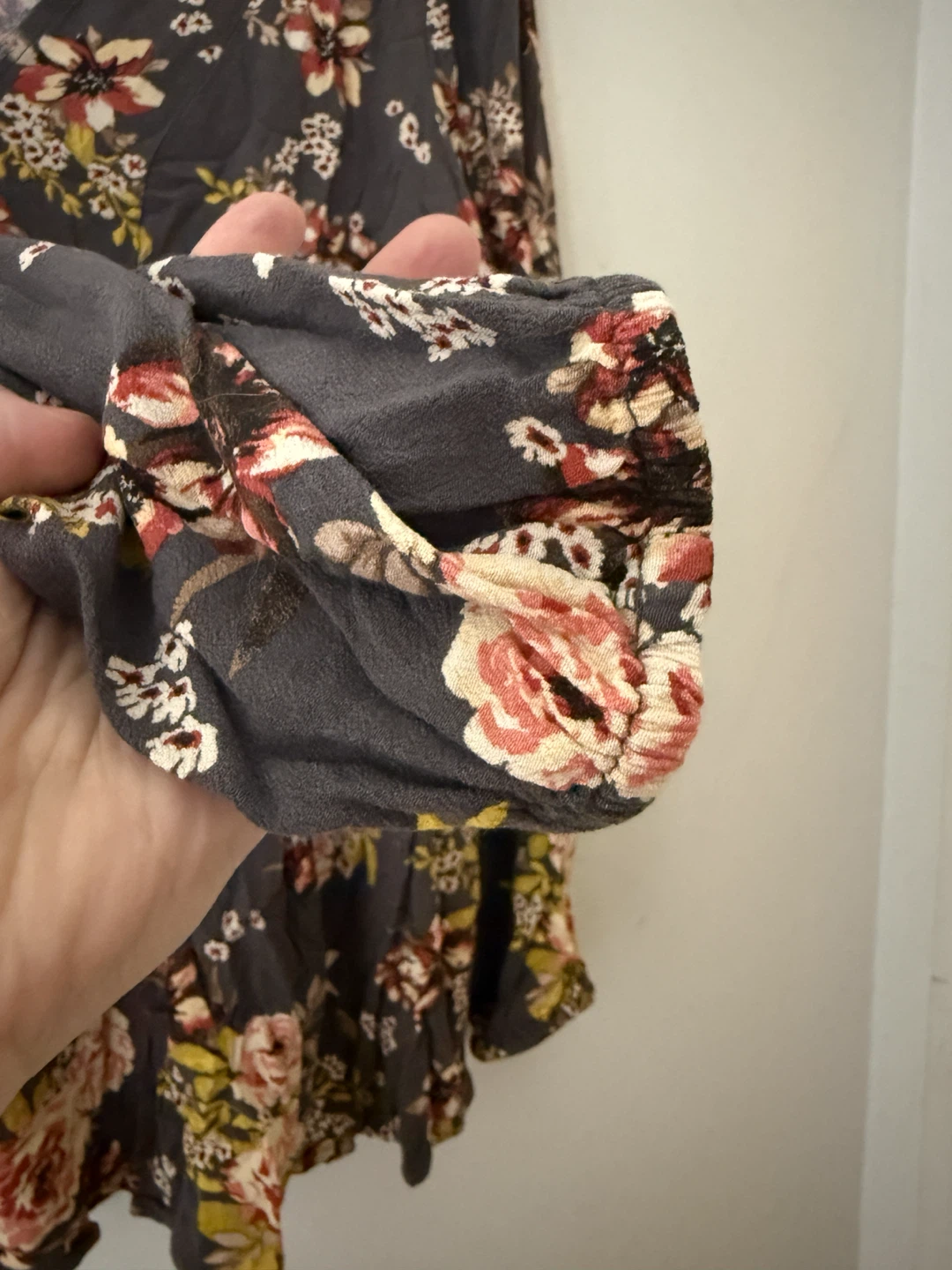 torrid Gray Floral Blouse (1x) - photo 2