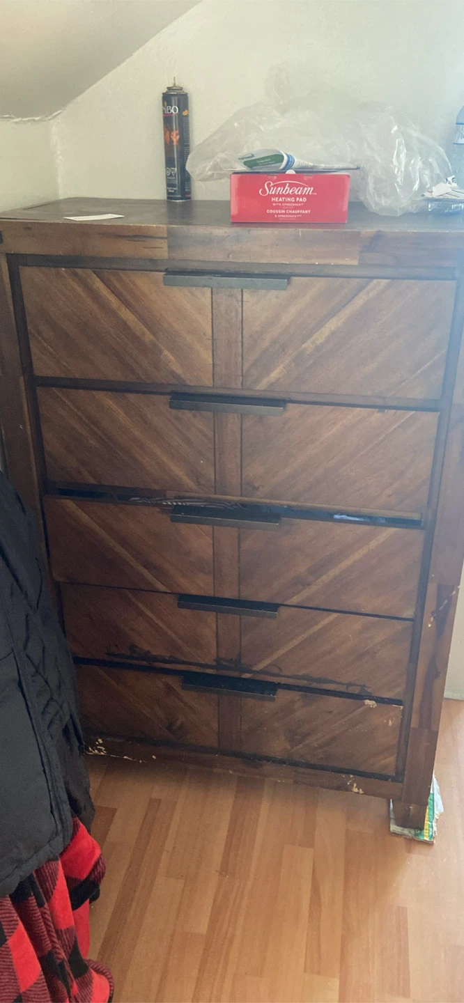 Wooden Dresser with 5 Drawers