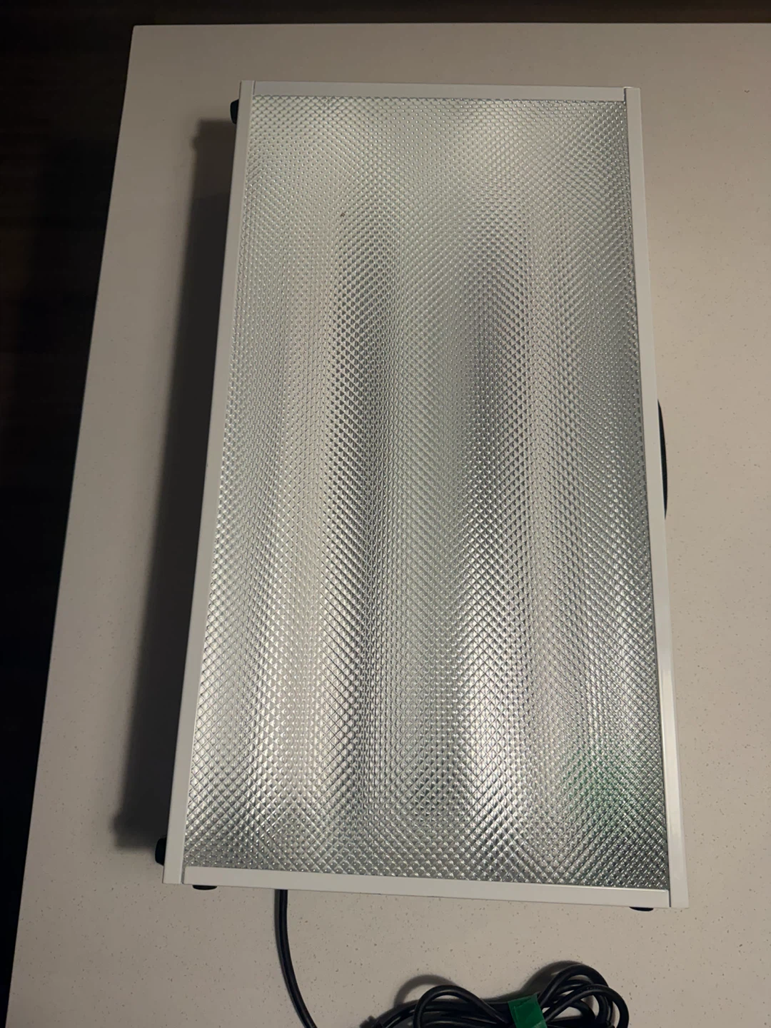 Portable Fluorescent Light Fixture