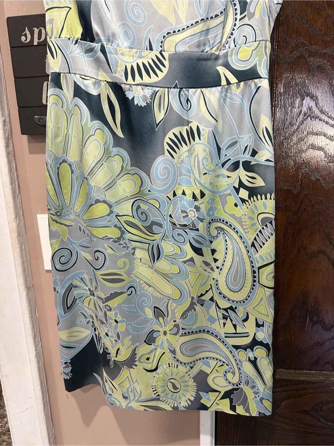 Rafael Sleeveless Paisley Floral Midi Dress in Yellow and Gray - photo 3