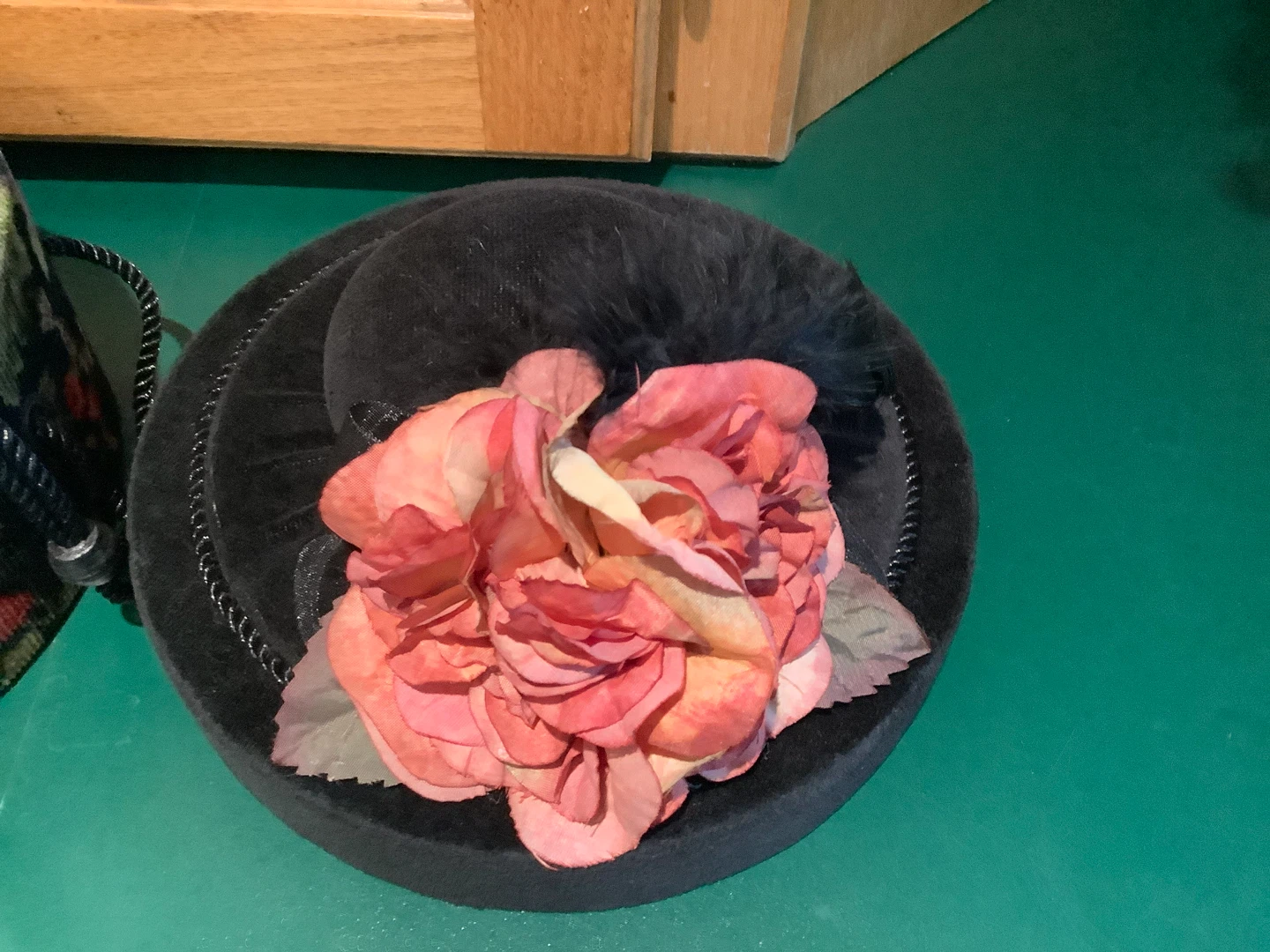 Unique Vt Velvet Floral Tapestry Sewing Hat Box 🐞 - photo 2