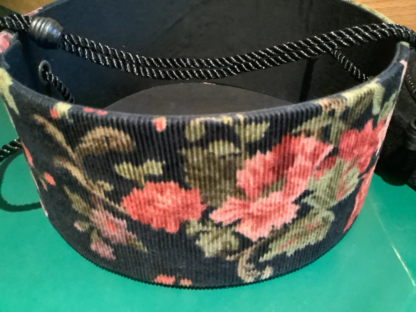 Unique Vt Velvet Floral Tapestry Sewing Hat Box 🐞 - photo 3