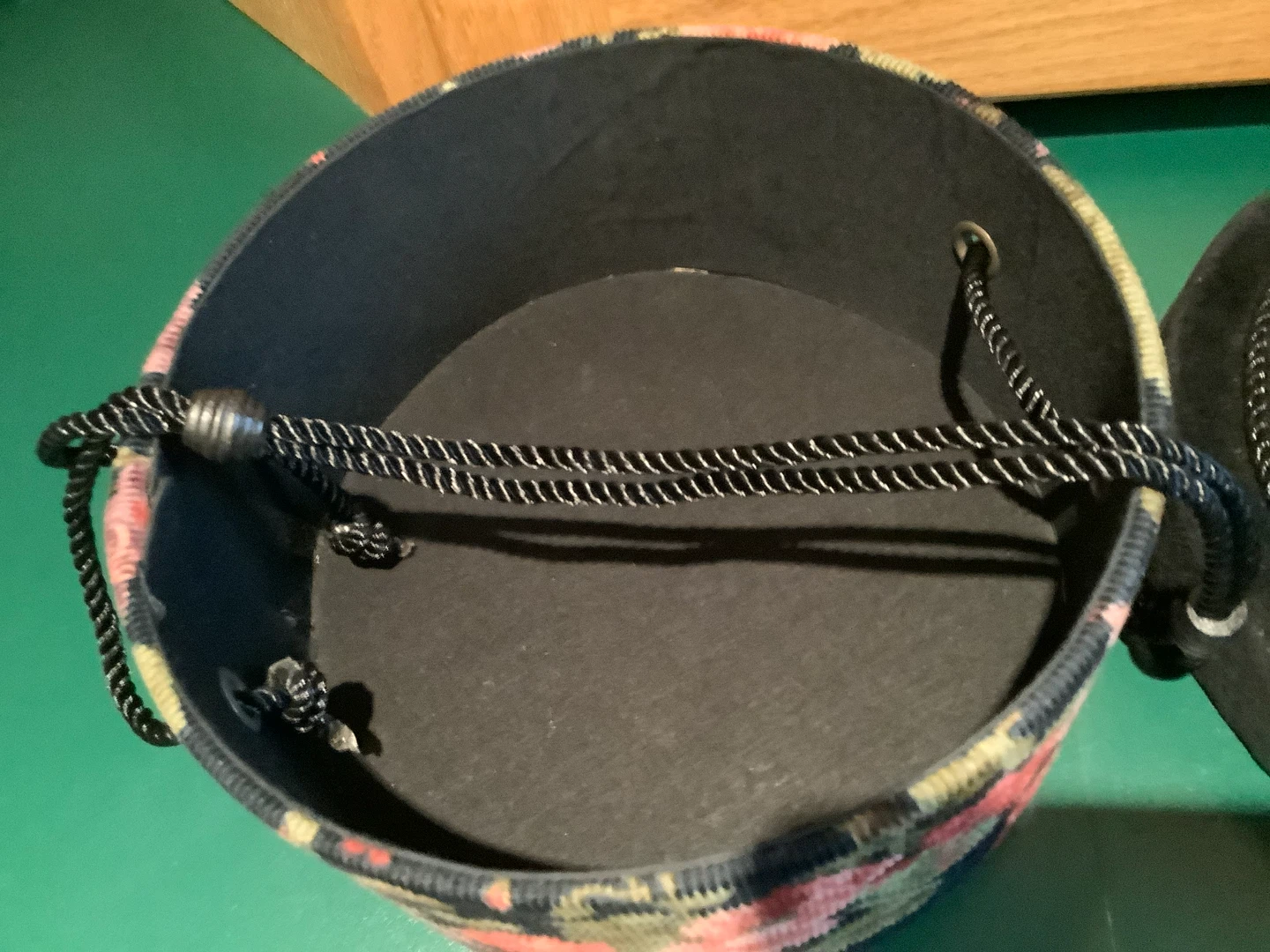 Unique Vt Velvet Floral Tapestry Sewing Hat Box 🐞 - photo 4