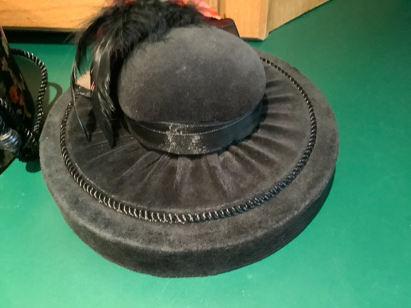 Unique Vt Velvet Floral Tapestry Sewing Hat Box 🐞 - photo 5