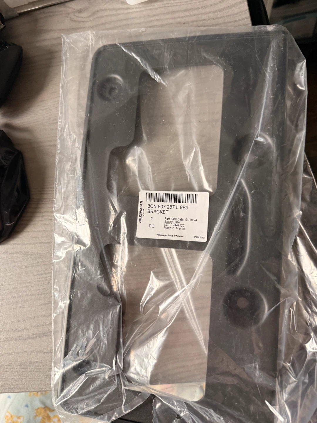 Volkswagen Bracket 3CN 807 287 L 9B9 - photo 3