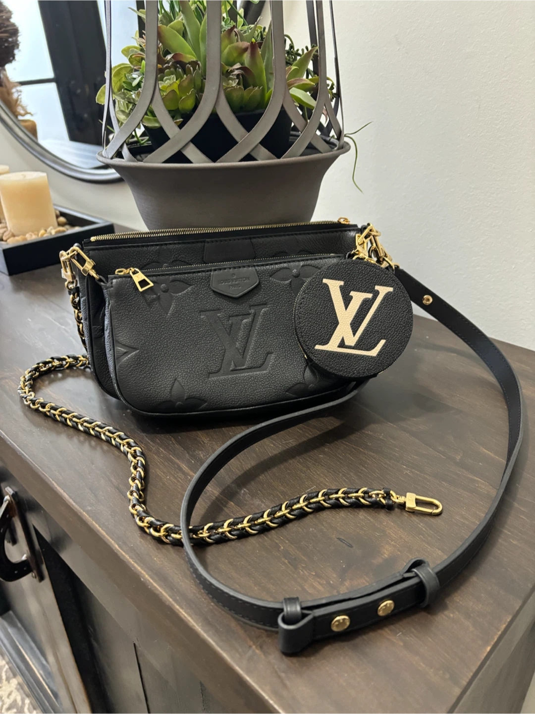 LIKE NEW Black Leather Louis Vuitton Multi-Pochette Bag