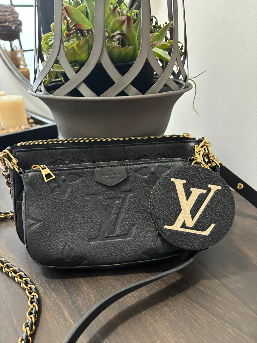 LIKE NEW Black Leather Louis Vuitton Multi-Pochette Bag - photo 2