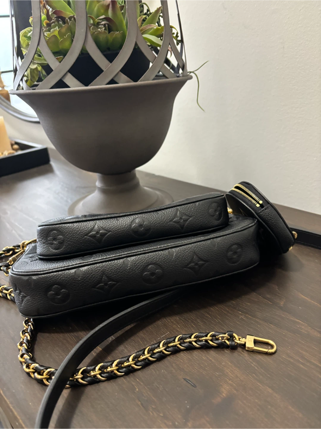 LIKE NEW Black Leather Louis Vuitton Multi-Pochette Bag - photo 3