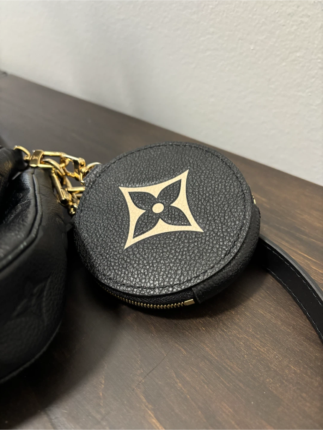 LIKE NEW Black Leather Louis Vuitton Multi-Pochette Bag - photo 4