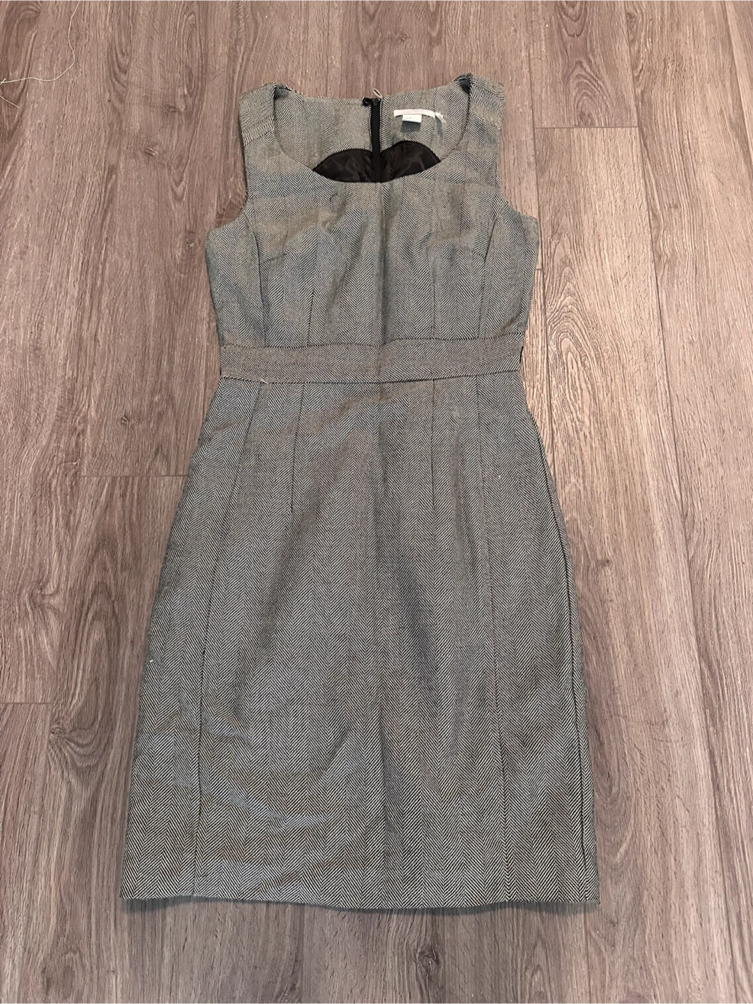 Old Navy Sleeveless Sheath Dress