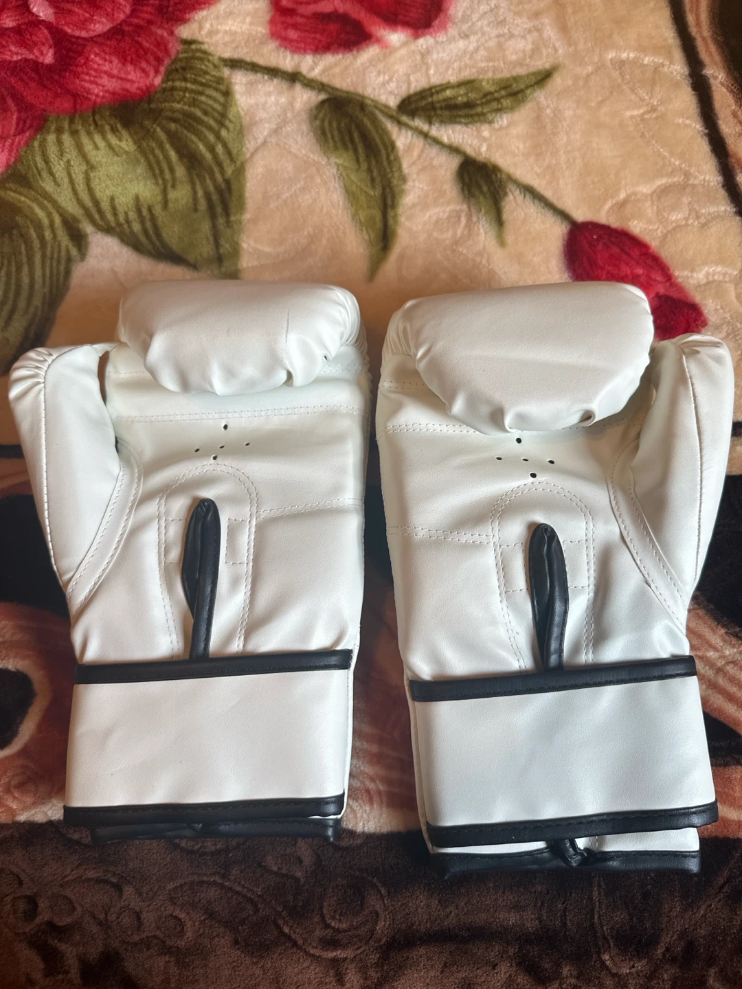 Everlast White Boxing Gloves - photo 2