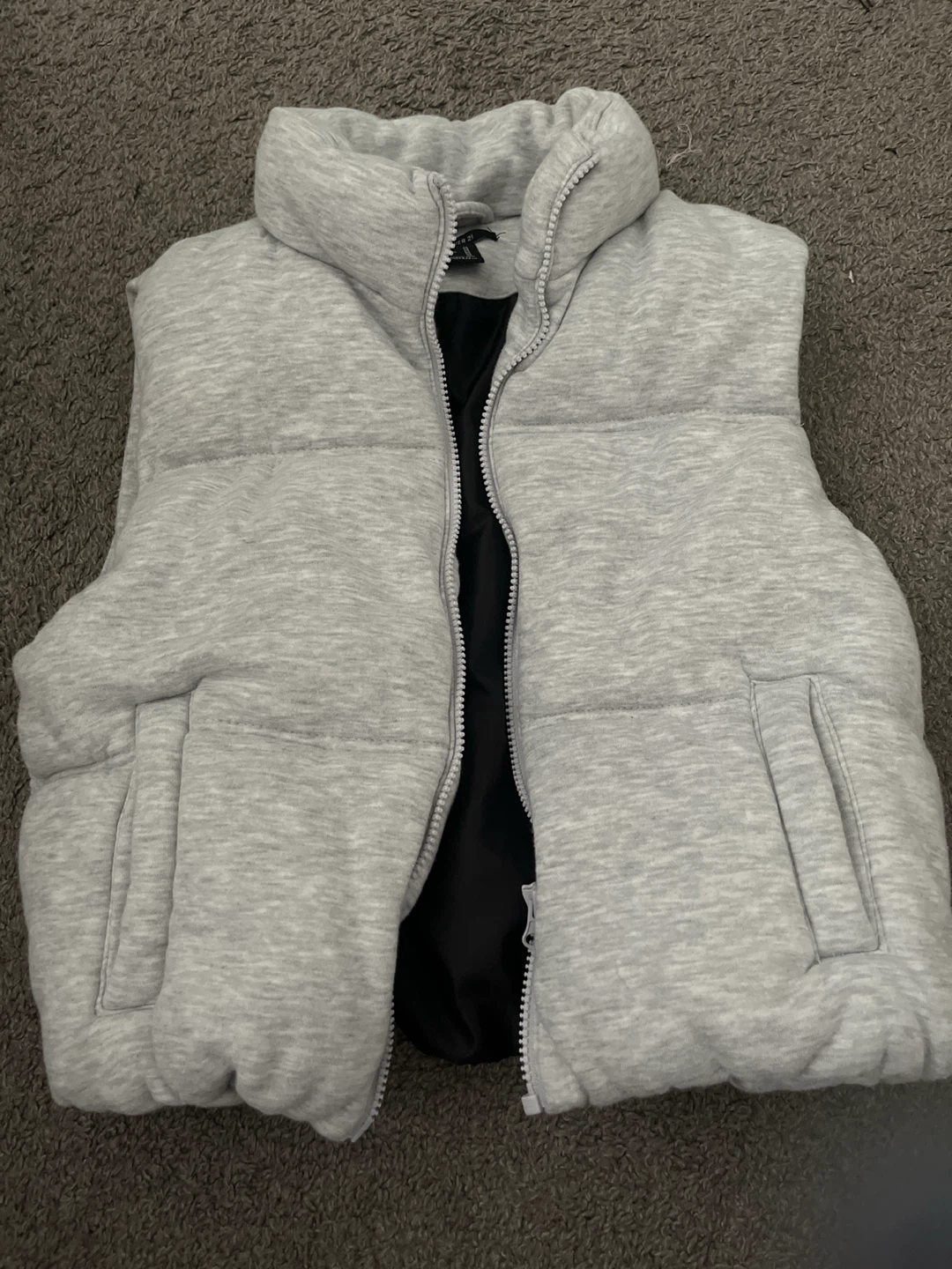 Forever 21 Grey Puffer Vest Size M