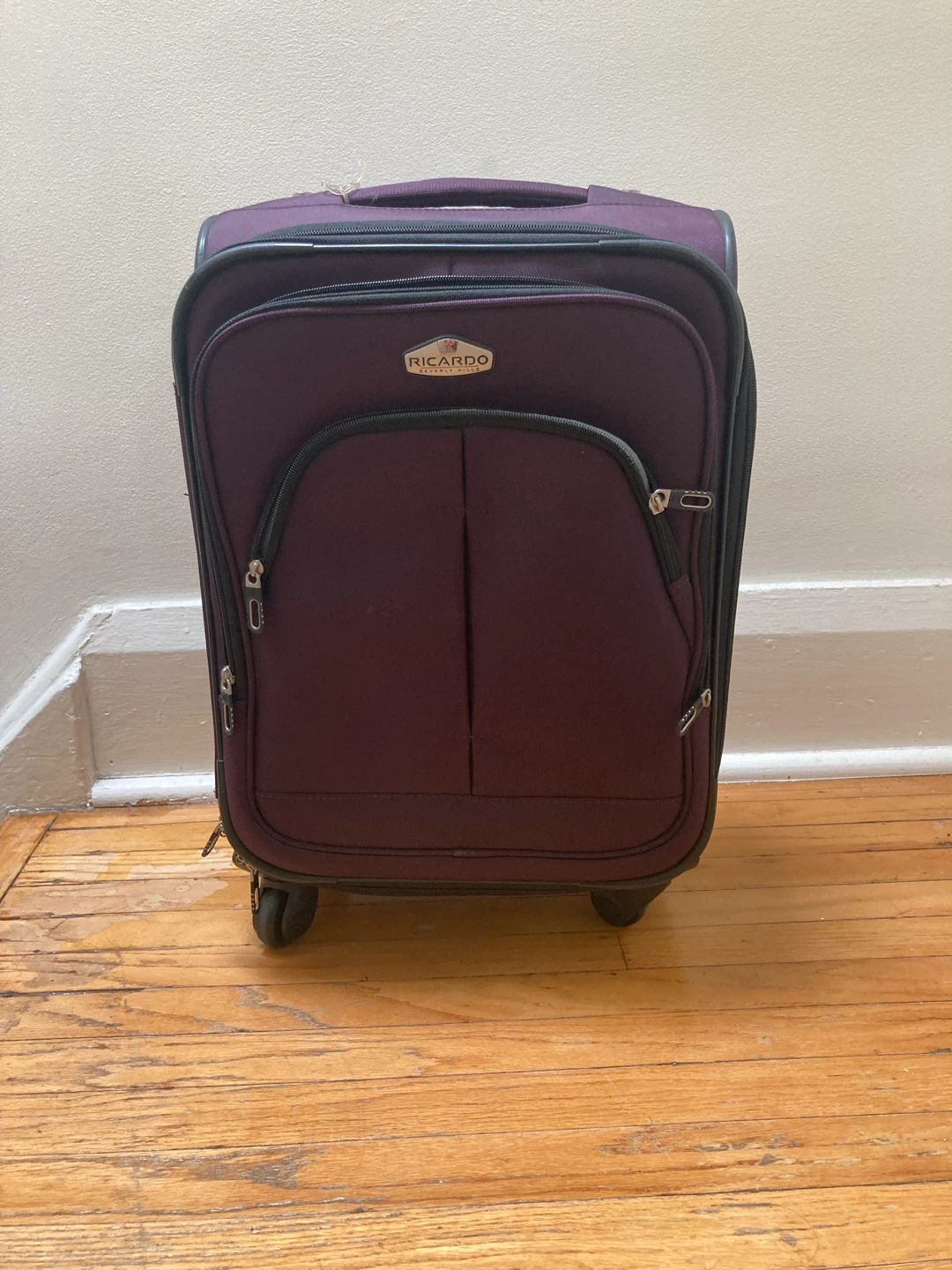 Carry On Luggage / Suitcase - photo 3