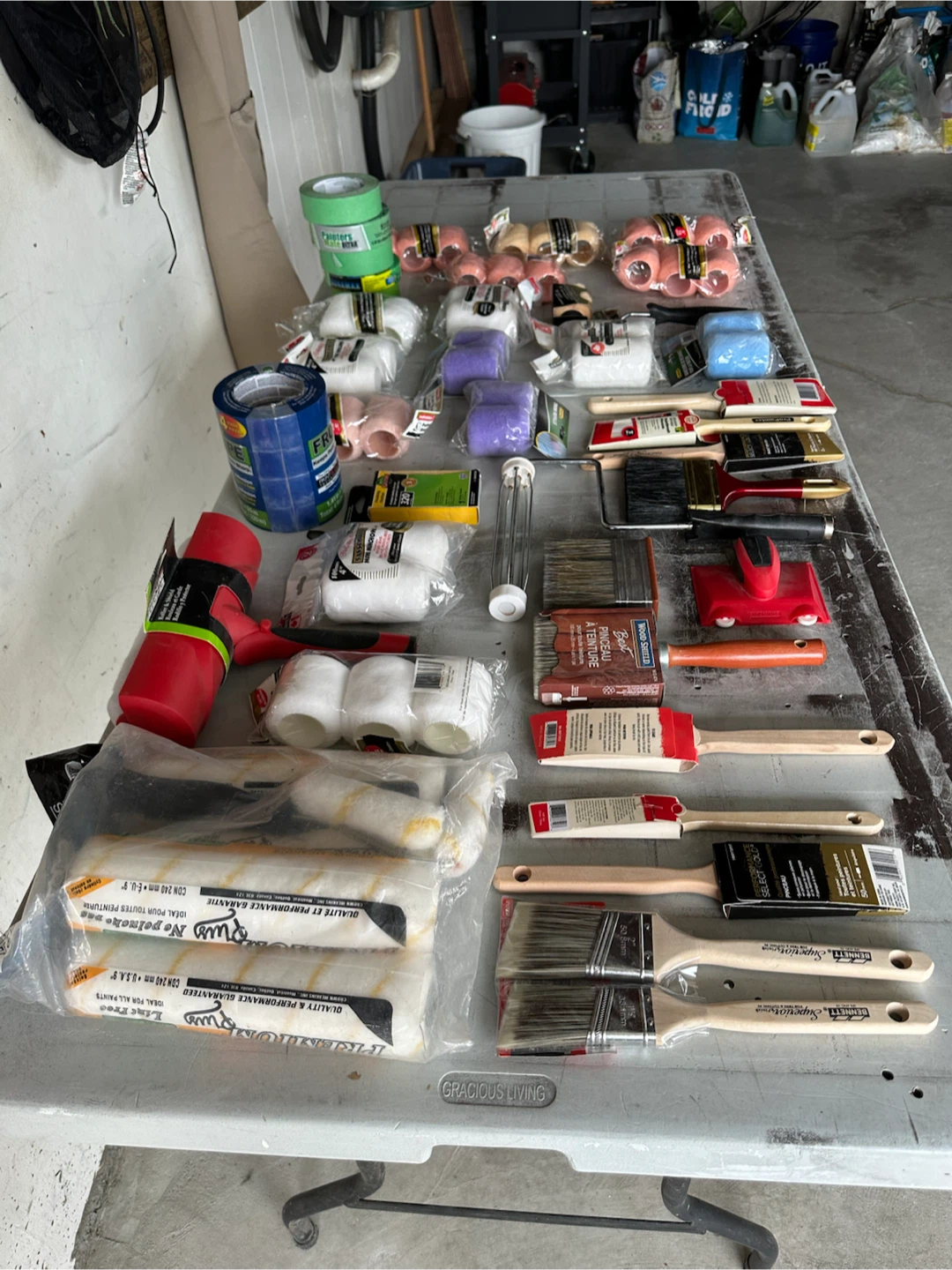 Painting supplies: brushes, rollers and tape - photo 4