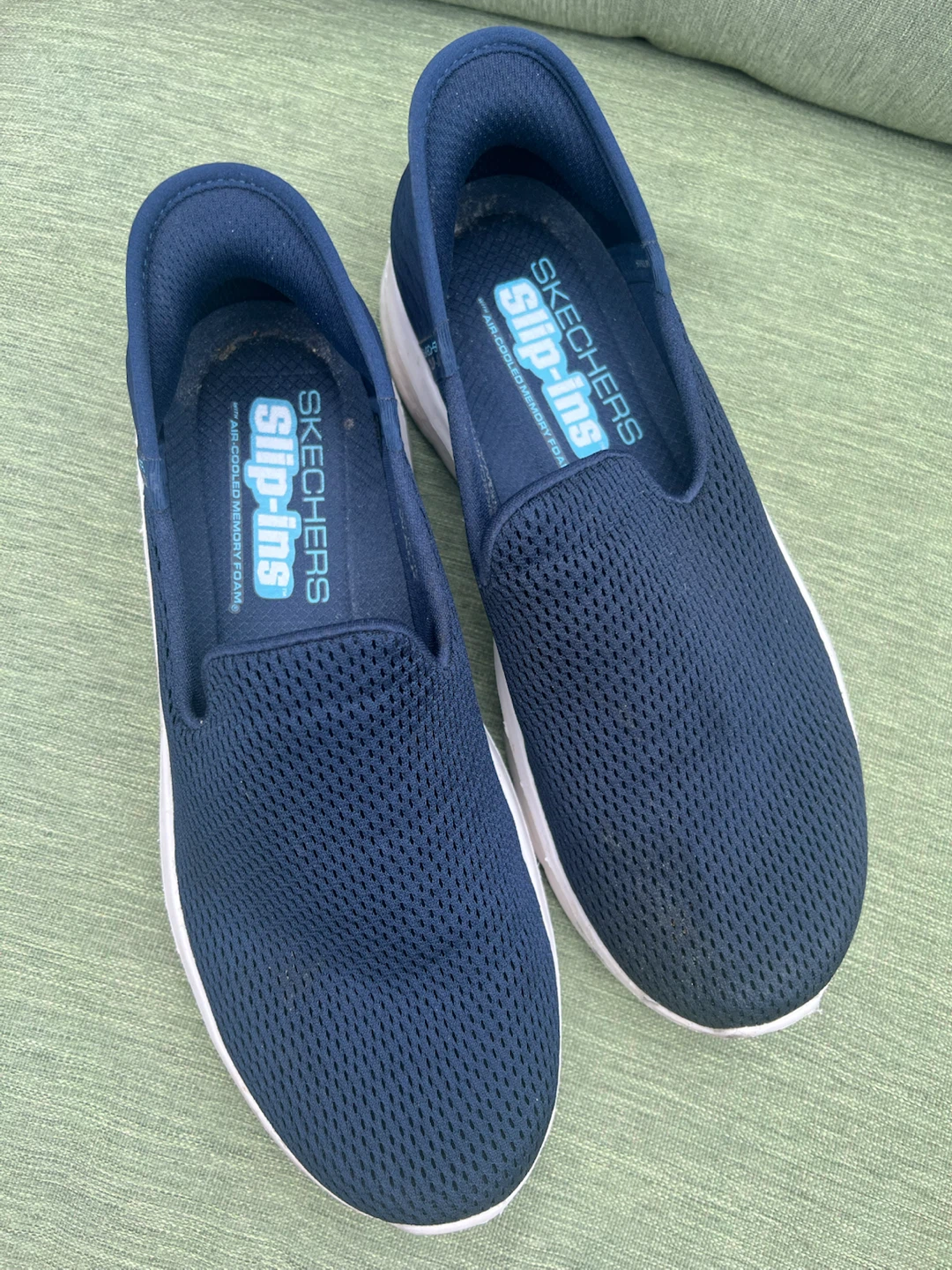 Skechers slip on Sneakers size 9