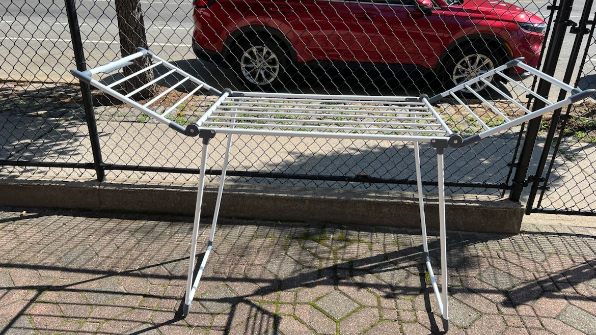 Large White Gullwing Indoor/Outdoor Clothes Drying Rack - photo 3
