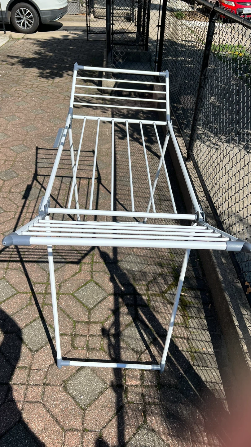 Large White Gullwing Indoor/Outdoor Clothes Drying Rack - photo 5
