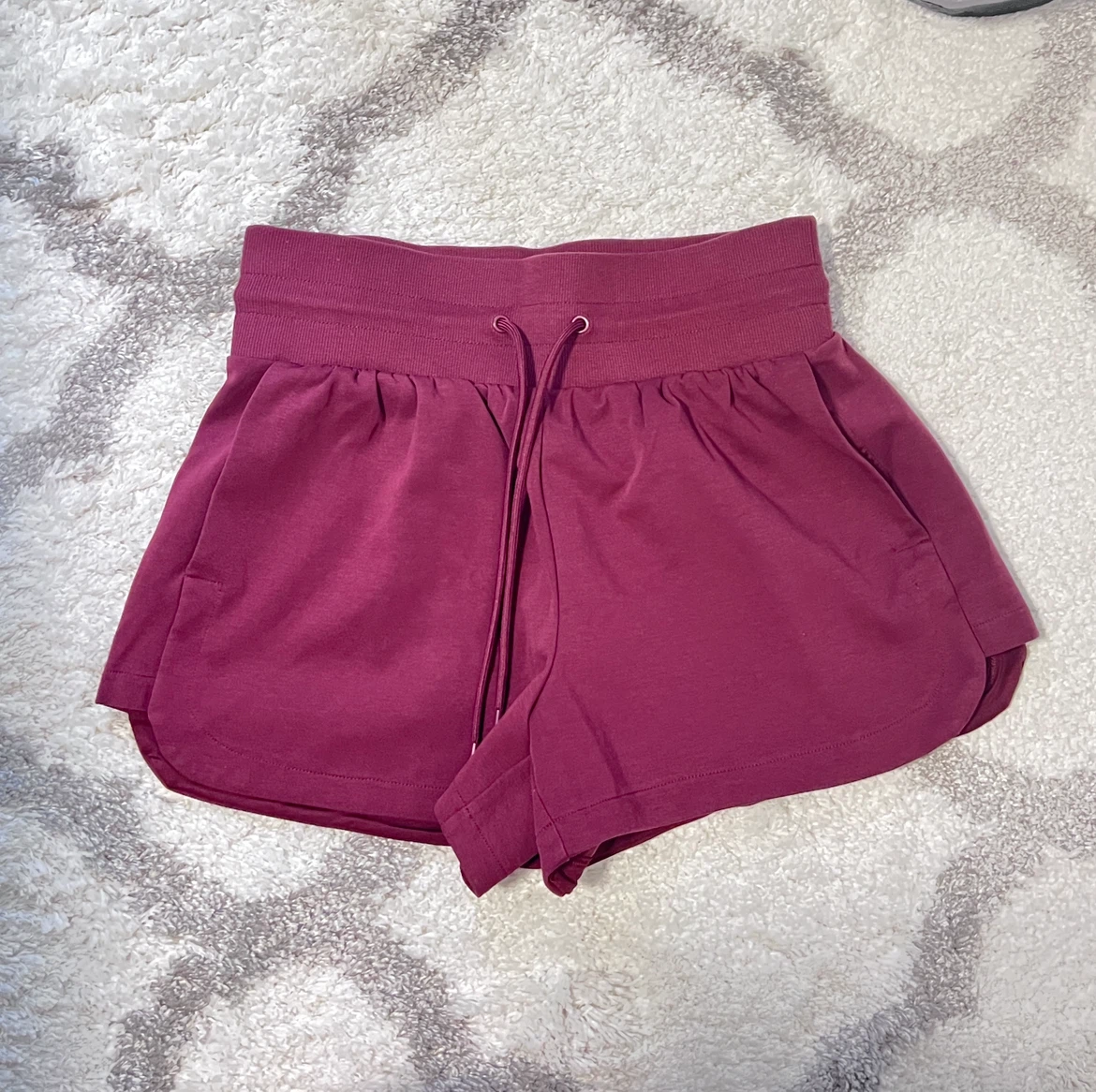 Old Navy Active High-Rise Shorts Burgundy (size M) - photo 2