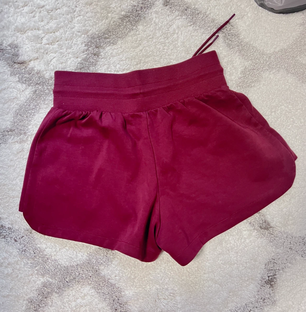 Old Navy Active High-Rise Shorts Burgundy (size M) - photo 3