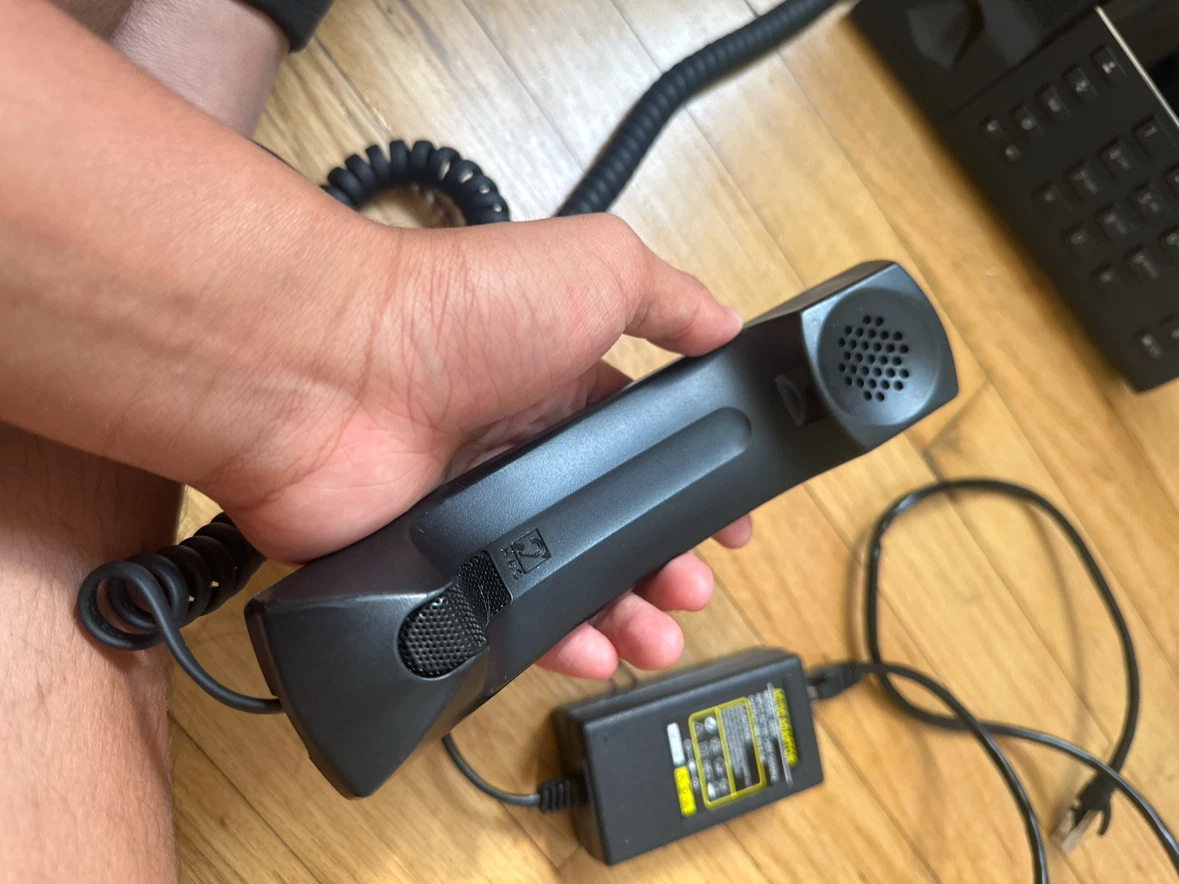 Mitel 6930 IP Phone with Handset and Power Adapter - photo 3