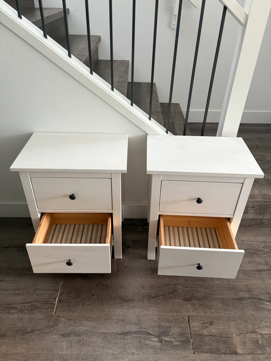 Pair of IKEA HEMNES nightstands in stain white - photo 3